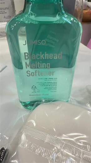 I was very surprised how well this worked! #skincare #blackheadextractor #sebumsoftener #porecare