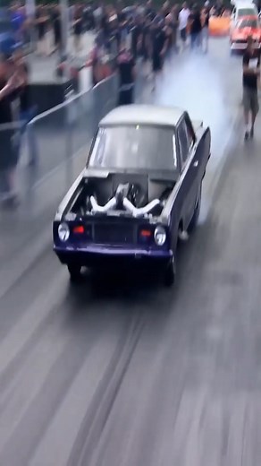 Crew and officials separate fighters; commentators explain the deep Texas vs 405 rivalry while racers draw matchups and prepare for the elimination rounds. #Rivalry #TexasVs405 #StartingLine | Chasing Glory on the Midnight Streets