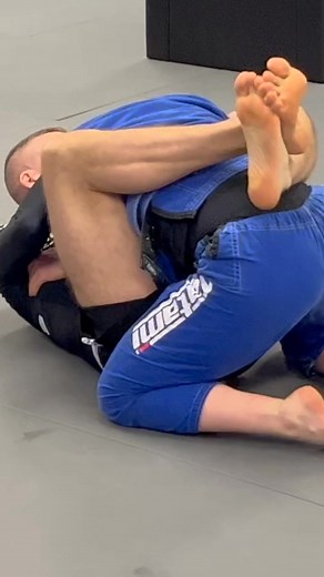 MOST EFFECTIVE Guard Pass Sequence This Guard Pass series of techniques is SUPER effective, MANY BJJ players’ A-Game: From closed guard: Knee-In Guard Break to Half Guard Safety Position to Backstep Half Guard Pass to side control #brazilianjiujitsu #realizebjjlife #jiujitsuclips #queenofthenorth #crystalnadeaubjj #crystalnadeaumma | Realize BJJ Life