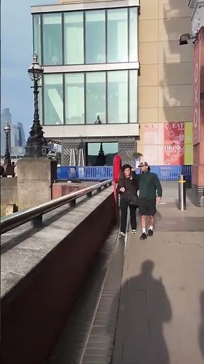 Walking the Queen's Walk | London 4K HDR