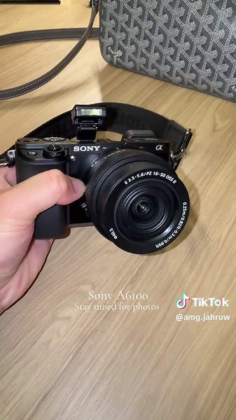 Discover the Sony A6100 Photography Experience