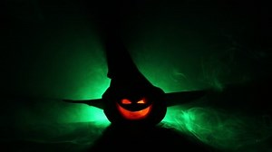 Halloween Concept Jack-o-lantern Smile Scary Eyes : vidéo de stock (100 % libre de droit) 1038557411 | Shutterstock