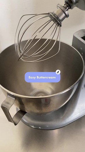 Easy Buttercream frosting no powder sugar or eggs 2 sticks of butter (1cup) 1 can condensed milk. @sugarologie101 @cakesbymarian #buttercreamfrosting #russianbuttercream