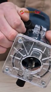 Cât de importante sunt cuțitele la mașina de frezat #Bosch GKF 550? #atelierultauro #reelsvideoシ #foryoupage #scule #boschprofessional | AtelierulTau.ro