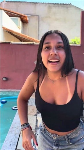 DESAFIO DA PISCINA COM MINHAS PRIMAS #shorts #funny #comedy