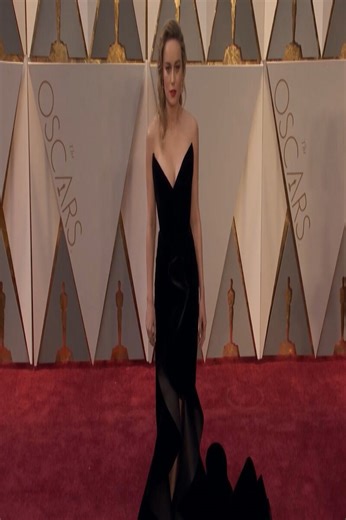 Brie Larson stuns in elegant Oscar gown