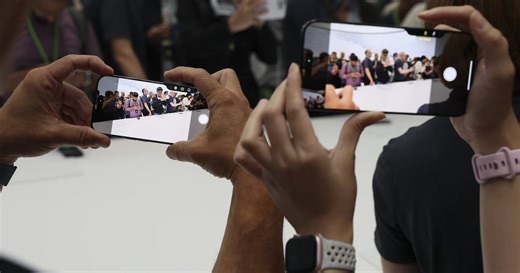 Apple looks to entice consumers with AI tech