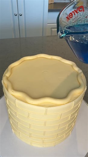 Messy Baker | Jello Pool Party Cake ☀️💦 #cake #cakedecorating | Instagram