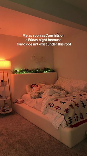 sorry I have a date with my bed. GOODNIGHT. #homebody #roominspo #fomo