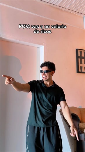 Estos ricos tiene un swing!!! #humor #ricos #fiestaprivada ￼