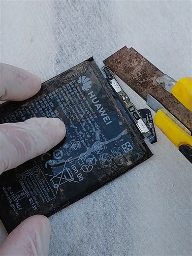 Inside a Battery: Where the Copper Parts Are