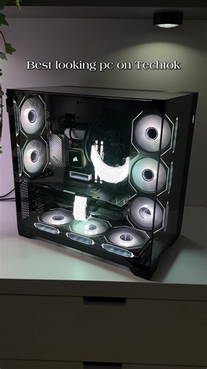 Drop a picture of your pc!💬 #setup #pc #bestpc #techtok #synetech