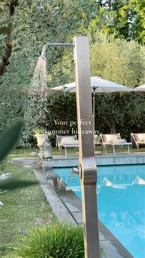 Dreaming of your own private Tuscan pool hideaway this summer? 🌊✨
