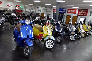 Vespa GTS 300: Ultimate Guide (speed, Price & More)
