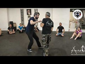 Défense contre couteau: Systema CFSAMR