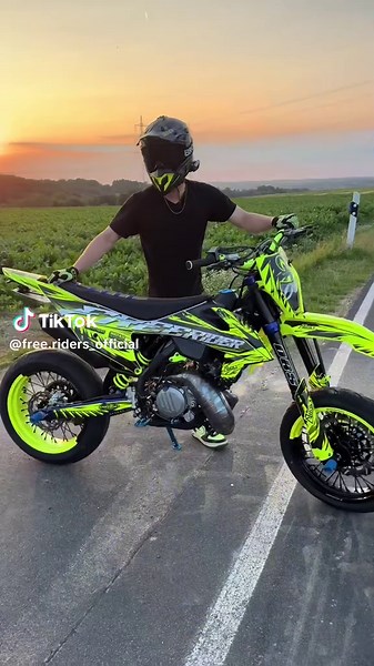 Building a Custom Supermoto Motorcycle: KTM 150cc