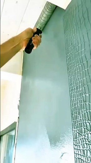 Interior Decor: Creating a Crocodile Skin Texture on a Wall with a Patterned Roller