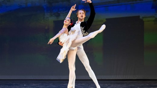 STARS GALA 2024  s-a încheiat în aplauze la scenă  deschisă