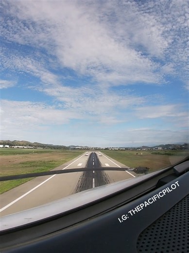Departure RNWAY 32 #dash8 #png #beautifulpng #pngflying #pngair #pom #aviation #CowBoyPilot 🤠
