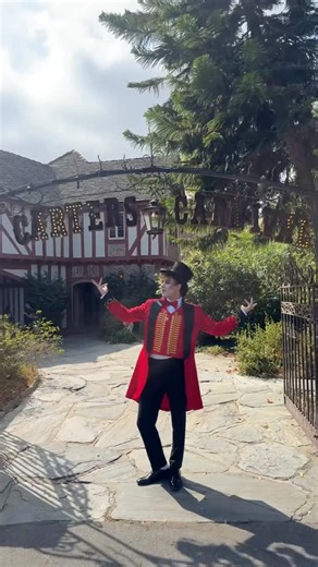 Carter Kench on Instagram: "Be ready to enter tomorrow😏🎪 #cartershauntedhouse"