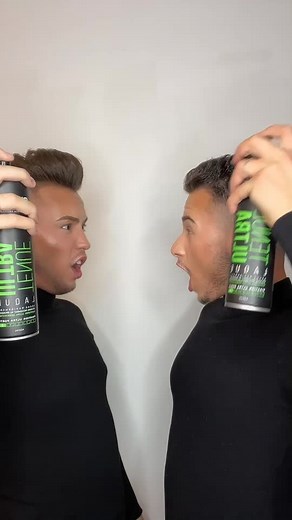 Expressions similaires entre frères jumeaux sur TikTok