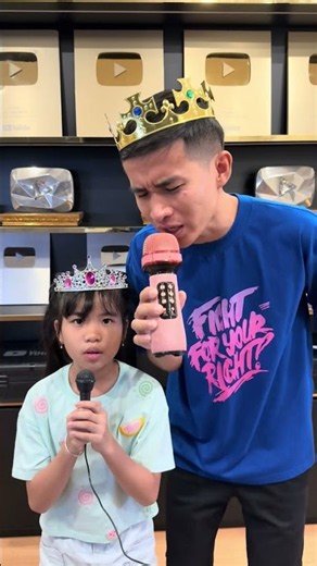 Father and Daughter microphone song battle #shorts