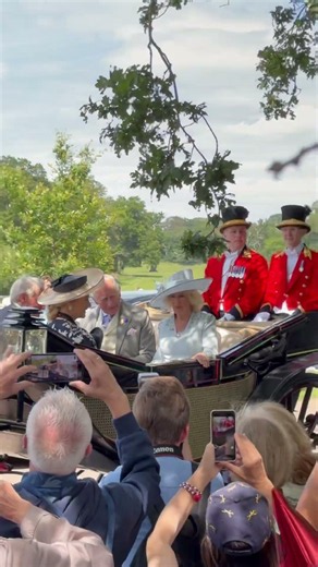 The King and Queen Aboard the Ascot Landau Carriage 🐎🇬🇧