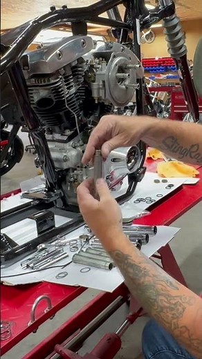 Mastering Motorcycle Maintenance: Assembling Pushrod Tubes and Replacing Inner Seals