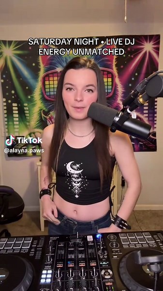 It’s Saturday with Alayna the Vibe. Closing out Round One of live fest and rolling into Round Two. ⏰ 9 PM EST 🎶 Song requests open 🔥 Throwback vibes If you’re here for the music, stay with me. #LiveDJ #TikTokLive #MusicTok #SongRequests #SaturdayVibes