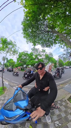 Untung ridho gua beli @Rabbit And Wheels @Irvan Octria warna naon euy cik