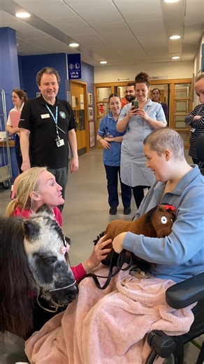 On today’s visit to Great Western Hospitals NHS Foundation Trust we met beautiful Cleo. Cleo, who until January this year, was a usually fit and healthy 22 year old, before she unexpectedly collapsed at her home, and was rushed to hospital, having no idea what was wrong with her. Tests later confirmed she was found to have a rare blood cancer called APL Leukaemia. And if that wasn’t bad enough, she had also suffered a devastating stroke from a blood clot in her brain, which has left her unable t