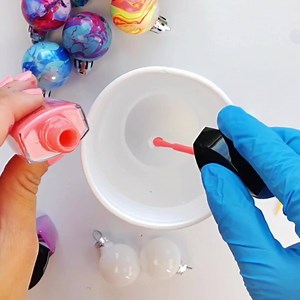 30K views · 111 reactions | How to marble ornaments—> https://colormadehappy.com/nail-polish-marbled-christmas-ornaments/ | Color Made Happy | Facebook