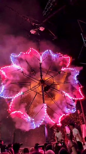 1.8K views · 994 reactions | Festa in Zebbug by St. Philip Fireworks Factory Big Maltese ground fireworks with multiple shapes Thanks for the footage @christian_caruana #zebbug #malta #festa #fireworks #groundfireworks #maltesefireworks #pyroshow #pyrolovers | Pyrobase | Facebook