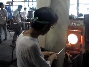 【松徳硝子】 ガラスの成形技法：宙吹き