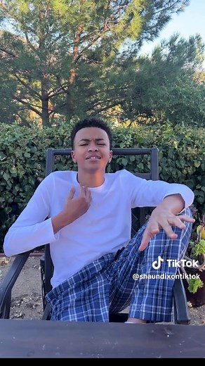 Download my new Christmas song “Because It’s Xmas” song by Shaun Dixon…on all platforms…Link in bio… #fyp #christmassong #newartist #newmusic #shaundixon #holidaysong