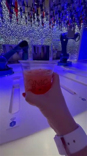 Bionic Bar Robot Bartenders | Harmony of the Seas