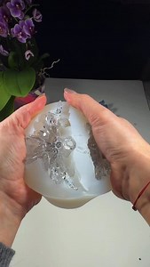 Peacocks 🦚fascinate me so much that I always want to do crystal shaped peacock tale. What do you think- is it anything alike? . #peacock #moldmaking #crystallove #crystaldecor #epoxy | Art4start