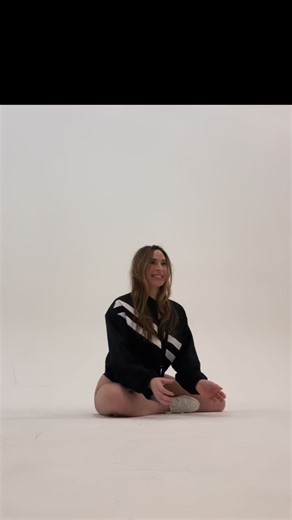 Katerina Jackson on Instagram: "Becoming the best version of yourself isn’t about doing one thing well It’s about learning how to show up in all the roles life gives you. For me, that means wearing a lot of hats!! A mom. A gym owner An online weight-loss coach running a mentorship program. A bikini competitor A leader. A decision-maker. A problem-solver. I support others through their own transformations while continuing to work on mine. Coaching with integrity. Mentoring with intention. Buildin