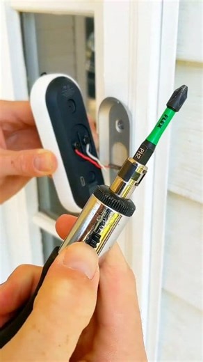 2M views · 10K reactions | Tool tip - Ratcheting screwdrivers are super handy #tips #tools #diy | Revive Home Tips | Facebook