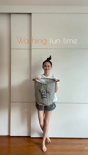 It’s laundry day with Zed! Watch how much fun we had with Lg Singapore Singapore TWINWash™️ Front Load Washing Machine and TWINWashMini™️. I love being able to wash 2 loads of clothes at once, helping me save time on doing laundry. With a huge capacity of 21kg, the main washer is perfect for washing heavy items such as bedding duvet. The mini washer can be used for other coloured clothes and delicates. With the help of TurboWash™️ from the Front Load Washing Machine, laundry can be completed in 