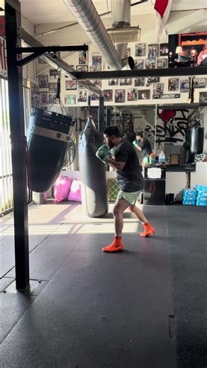 Multitasking with the Diddy doc and a little workout! #ericgarciaboxing #boxing #shorts #diddy