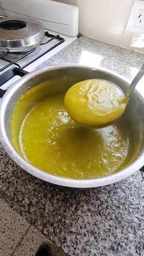 Sopa cremosa de verduras fácil y saludable