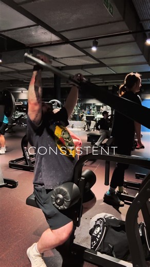 Stay consistent at the gym #stayconsistent #backday #workout #gymtime #gymlover @Everlast Gyms