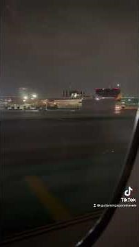 Singapore Airlines Pushback and Takeoff Los Angeles Airport 2022 Airbus A350-900