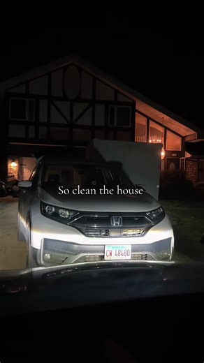 Been crying for the past week but a new beginning is ahead #florida #moving #childhoodhome #grief #restart