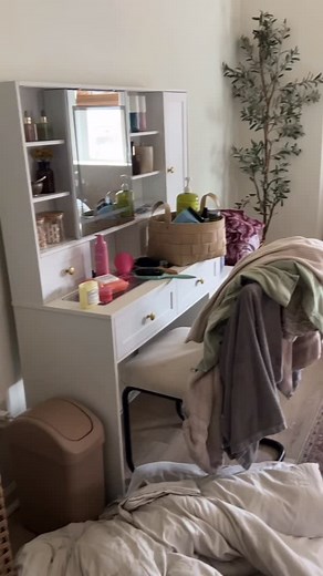 Not cleaning for perfection—just for peace 🍃 #resetroutine #sundayresetroutine #sundaycleanup #bedroomresetwithme #bedroomrefresh Sunday reset, bedroom cleaning, bedroom reset routine, cozy home vibes, realistic cleaning motivation, mom life routine, clean with me, Sunday cleaning motivation, weekly reset, fresh start, cozy bedroom aesthetic, Sunday routine, tidy bedroom, cleaning day, morning reset, homemaking content, clean bedroom ideas, home organization, clean sheet day, aesthetic cleaning