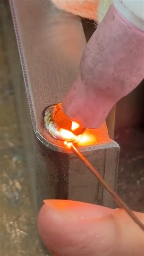 Repairing defects in cold welding machine steel parts, molds #coldweldingmachine #mold #castings