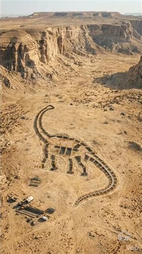 Building a Giant Dinosaur Megastructure From the Ground Up