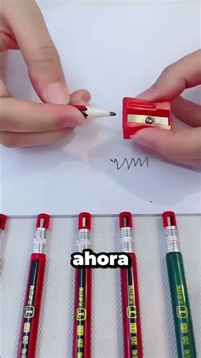 Mi Profesora Rompe Mis Lápices! 😱