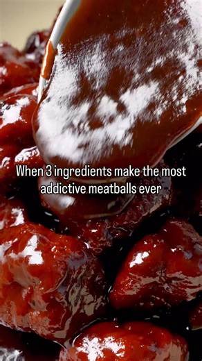 BBQ grape jelly meatballs only need 3 ingredients and your slow cooker to make. And I bet you can guess what’s in them! Comment “recipe” to get the full recipe sent to your DMs! #meatballs #slowcooker #slowcookerrecipes #bbqmeatballs #thanksgiving #thanksgivingdinner #appetizer #appetizerideas #easyrecipe #3ingredientrecipes #3ingredients #crockpotcooking #crockpotrecipes #meatballlovers https://www.everydayfamilycooking.com/bbq-grape-jelly-meatballs/ | Everyday Family Cooking